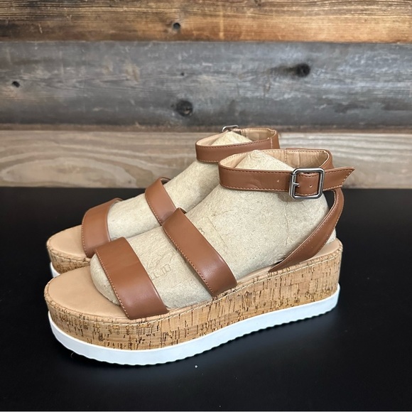 STEVE MADDEN FAITHI Brown Leather Ankle Strap Women’s Platform Sandals size 8.5 - Picture 1 of 12